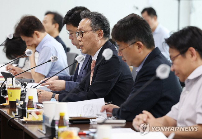 발언하는 박민수 차관