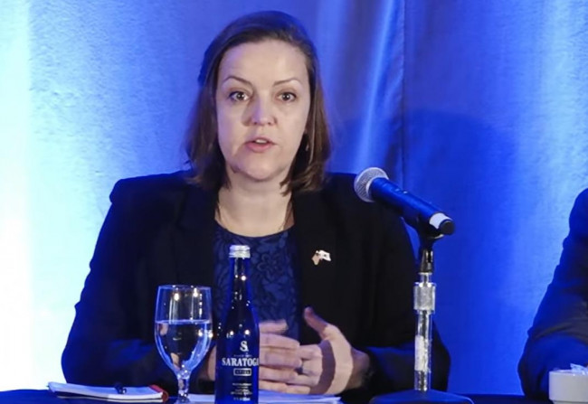 발언하는 알렉산드라 벨 미 국무부 부차관보