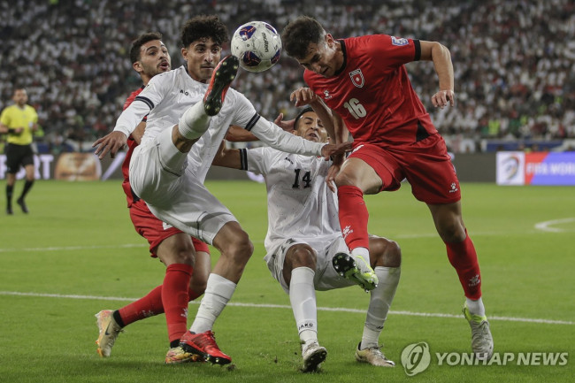 2026 북중미 월드컵 아시아 3차 예선 이라크-요르단 경기 장면.