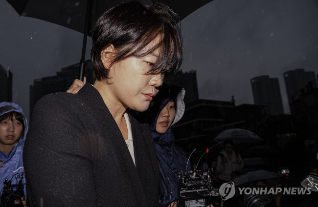 '음주운전 사고'로 입건된 문다혜 씨, 경찰 조사 출석