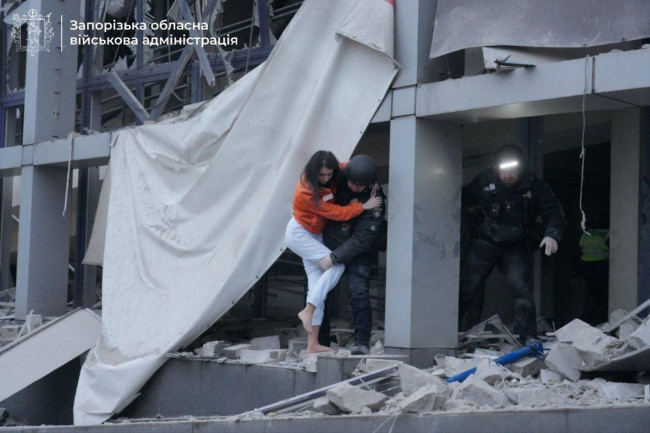 자포리자시 개인 병원 건물 공습 현장