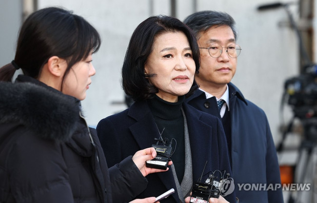 탄핵소추 기각, 질문에 답하는 이진숙 방통위원장