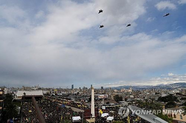 베이루트 상공 저공비행하는 이스라엘 전투기