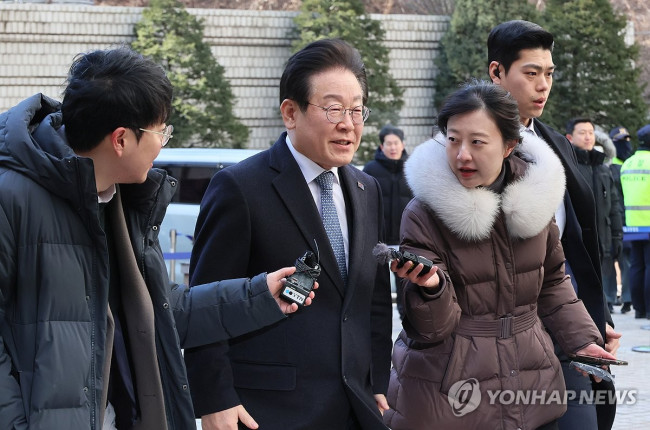 이재명 대표, 공직선거법 위반 2심 속행공판 출석