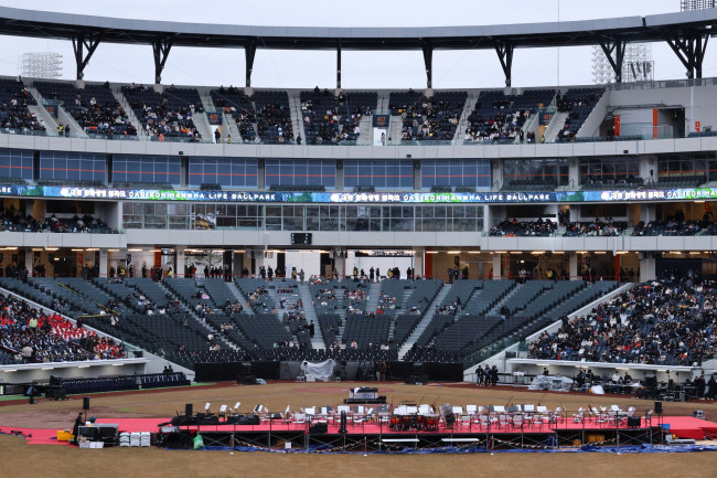 시민들로 붐비는 대전 한화생명볼파크