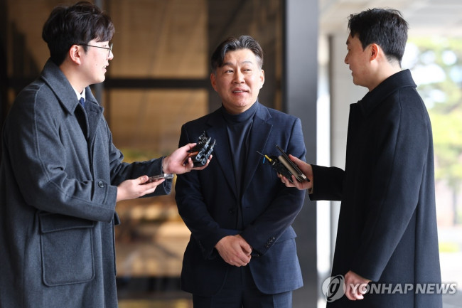 중앙지검 출석하는 박찬구 서울시 정무특보