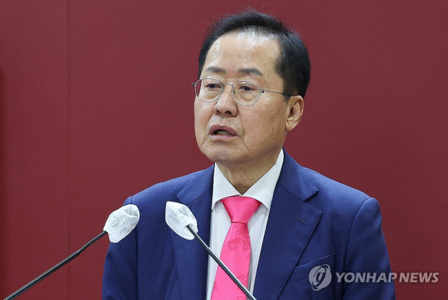 퇴임 인사하는 홍준표 전 대구시장