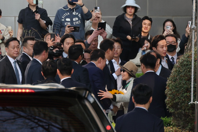 사저 도착한 윤 전 대통령