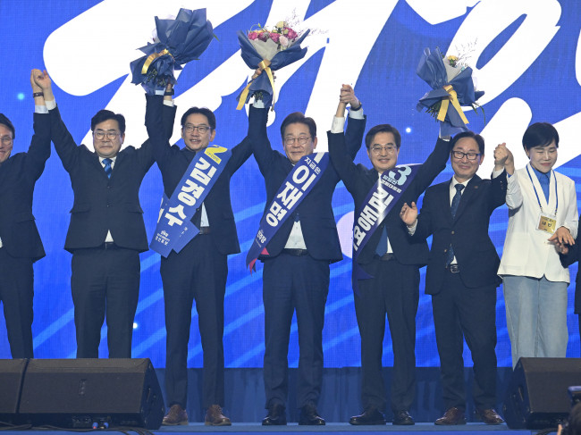 더불어민주당 대선 후보로 선출된 이재명 후보