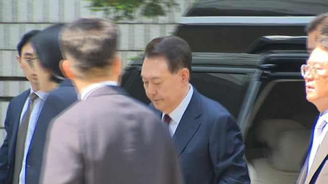 '내란혐의' 윤석열 전 대통령 첫 법원 공개출석 
