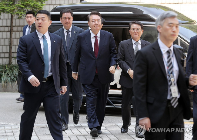 3차 공판 출석하는 윤 전 대통령