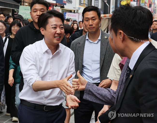 수원역 로데오거리 찾은 이준석 후보