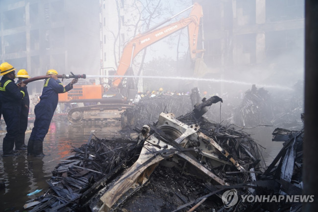 에어인디아 여객기 추락 현장