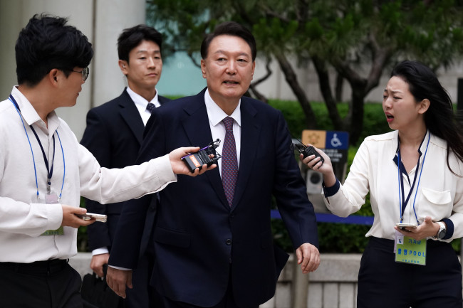 조은석 특검 임명 뒤 첫 내란 재판 마친 윤 전 대통령