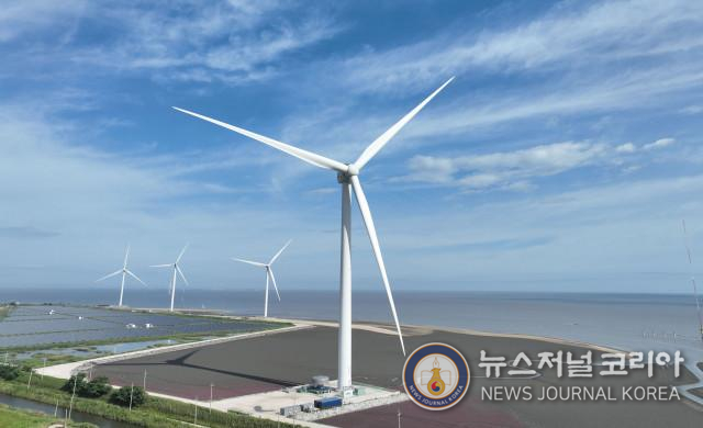 국제 인증기관 UL로부터 국내 최초로 형식 인증을 취득한 두산에너빌리티 10MW 해상풍력발전기