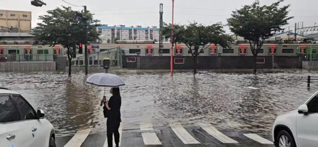 인천역 일대 도로 침수
