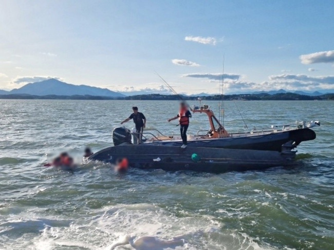 사천 광포항 해상 선박 전복