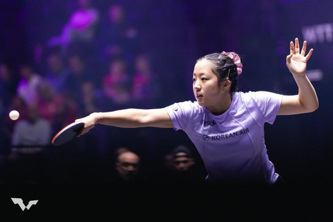 WTT 챔피언스 몽펠리에에 나선 신유빈의 경기 장면
