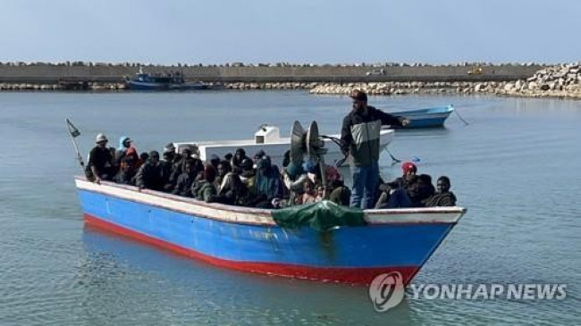 2023년 4월 리비아 해안경비대에 구조된 유럽행 이주민(기사와 직접 관련 없음)