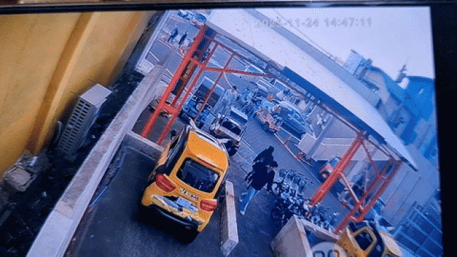 24일 제주시 우도에서 발생한 승합차 돌진 사고 현장