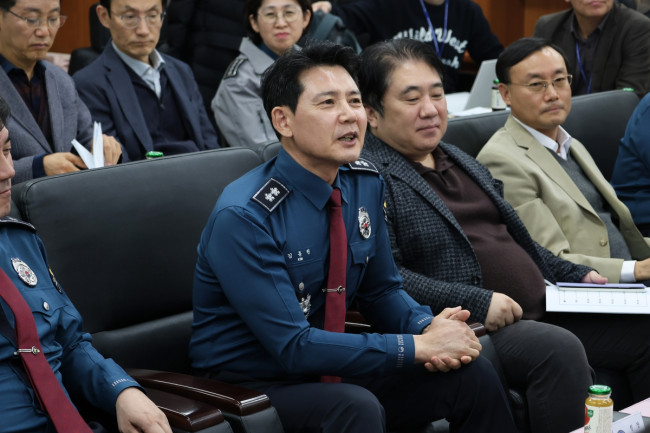 김동권 경기북부경찰청장(가운데)