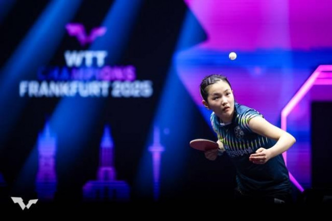 서브 넣는 김나영